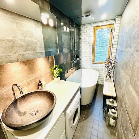 Beautiful In Ullanlinna Helsinki, Fully Furnished * Helsinki