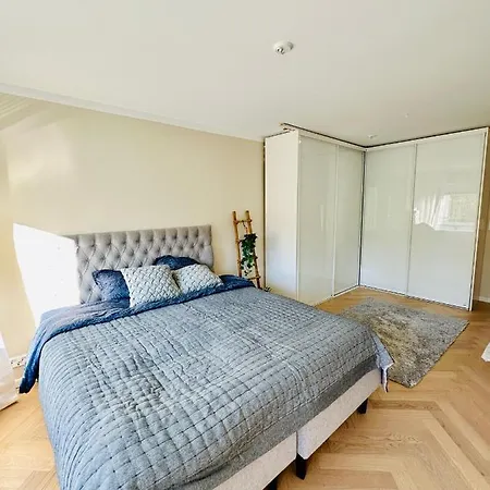 Beautiful In Ullanlinna Helsinki, Fully Furnished * Helsinki